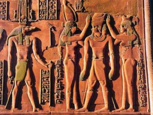 Жрецы - атланты в пространстве и времени.