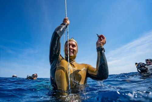 Алексей Молчанов установил новый мировой рекорд по погружению в ластах - 130 метров. 07