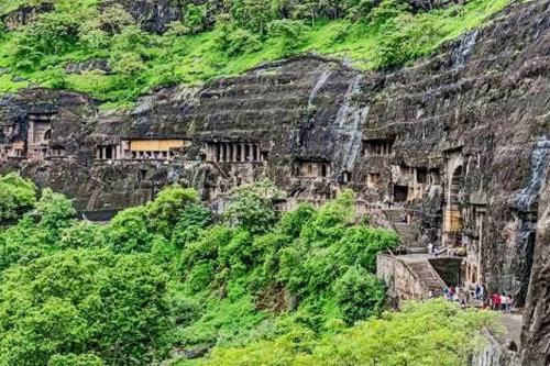 Пещеры Аджанты. Как говорят учёные, молоток и зубило. 04