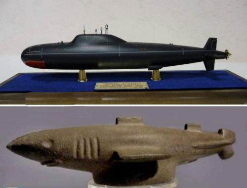 Археологи нашли каменную фигурку акулы подозрительно похожую на подводную лодку. 
