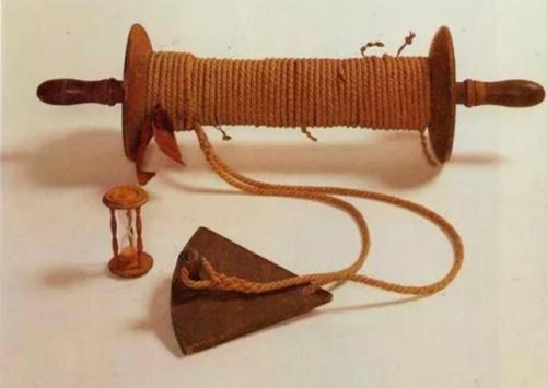 Почему скорость в море в узлах определяется.
