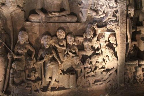 Пещеры Аджанты. Как говорят учёные, молоток и зубило. 07