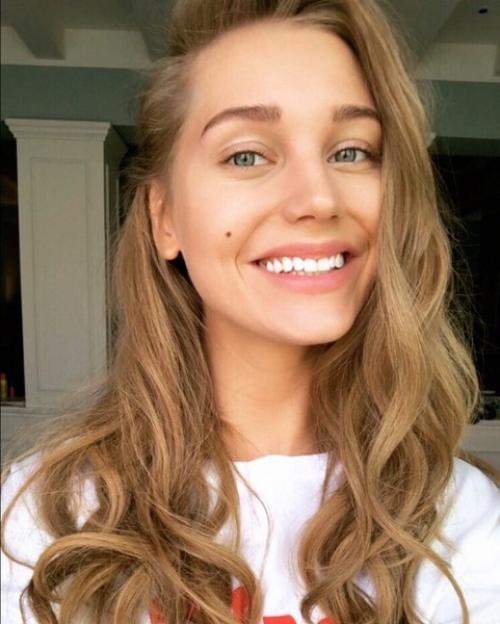 В свои 31 год Кристина асмус легко может сыграть девочку - подростка. 04