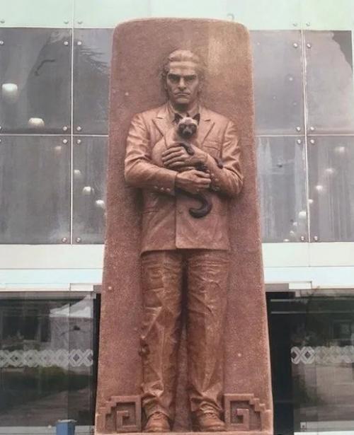 На фотографиях советский ученый Юрий кнорозов, который расшифровал письменность Майя. 01