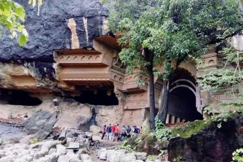 Пещеры Аджанты. Как говорят учёные, молоток и зубило. 02