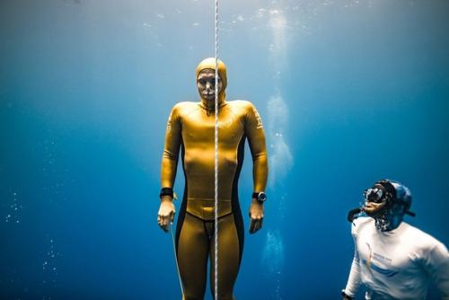 Алексей Молчанов установил новый мировой рекорд по погружению в ластах - 130 метров. 05