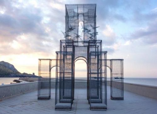 Художник Эдоардо тресольди создал Incipit - скульптуру, которая, кажется, существует на границе реальности и фантазии. 01