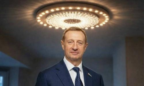 Россияне не имеют права хейтить власть, потому что пока не доросли до этого мозгами, заявил депутат тюменской облдумы Алексей Салмин.

