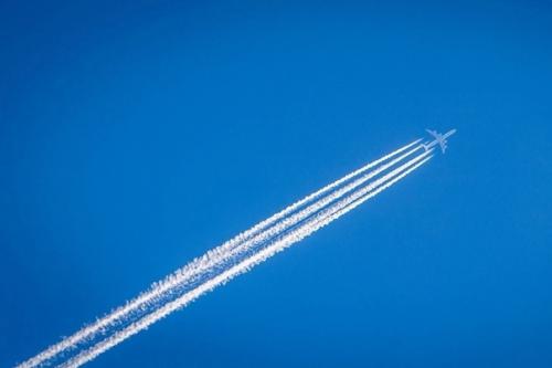 Необычные облака над Альпами озадачили метеорологов и сильно удивили туристов. 03