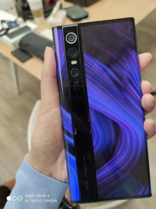 Xiaomi Mi MIX Alpha: 180, 6% экрaнa и 108 mп. 03