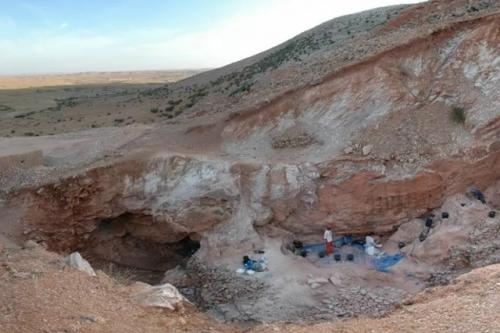 Археологи возраст древнейших останков Homo Sapiens установили.
