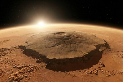 Это самый высокий вулкан в солнечной системе: его высота составляет около 22 км, а диаметр - примерно 600 км. 01