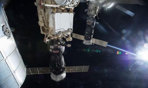 Прогресс МС - 02 поднял сегодня орбиту мкс на 900 метров. Прогресс МС - 02 поднял сегодня орбиту мкс на 900 метров.