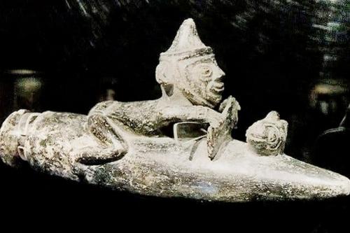 Загадочная фигурка из музея Бруни в перу.
