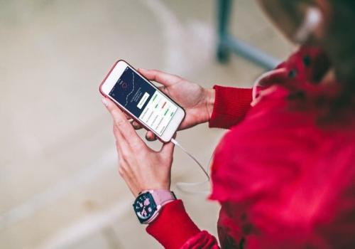 Теперь анализ крови действительно можно узнать через смартфон. 01