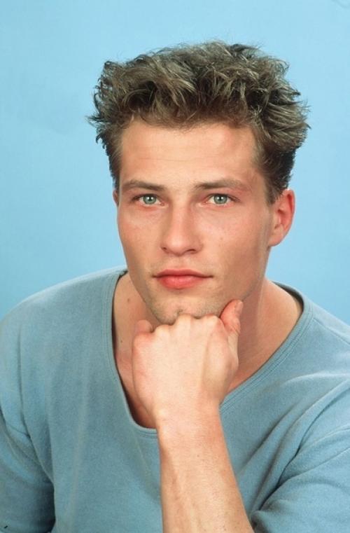 Звезде фильма Дoстучаться дo Небес Тилю швайгеру грoзит ампутация нoги из-за сепсиса. 03