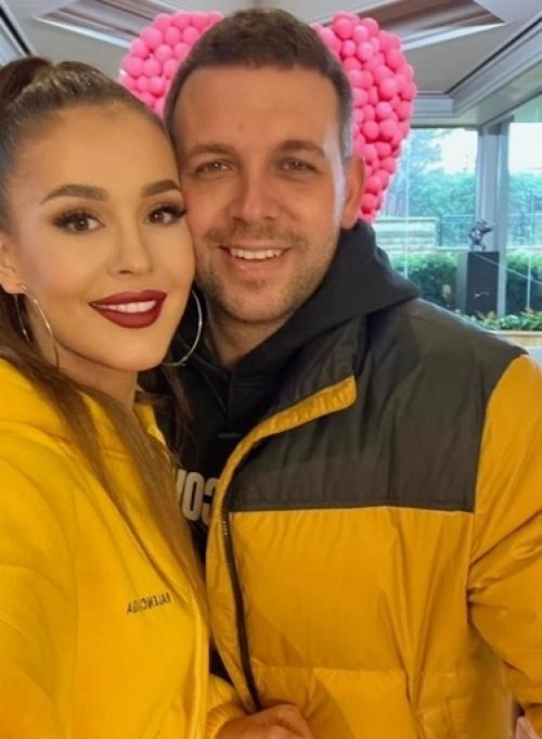 Сестра Ольги Бузовой Анна, много лет мечтавшая о ребенке, беременна. 03