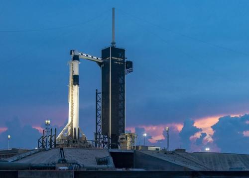 Первый пилотируемый запуск Crew Dragon перенесли на субботу из-за погоды. Первый пилотируемый запуск Crew Dragon перенесли на субботу из-за погоды.