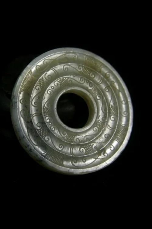 Диски би - о древних артефактах из нефрита, найденных в огромном количестве на территории Китая. 04 Диски би - о древних артефактах из нефрита, найденных в огромном количестве на территории Китая. 04