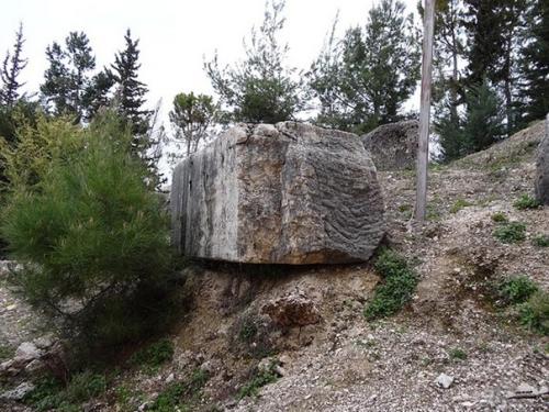 Ниха: античный храм на руинах более древней конструкции. 08