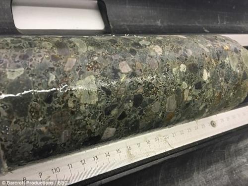 Ученые пробурили дно кратера чиксулуб, который образовался от падения астероида, убившего динозавров. 06 Ученые пробурили дно кратера чиксулуб, который образовался от падения астероида, убившего динозавров. 06