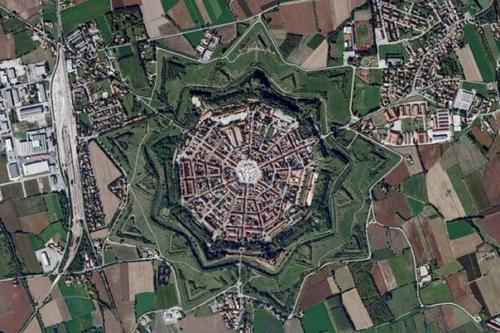 Пальманова - симметричный город - крепость в Италии. 03