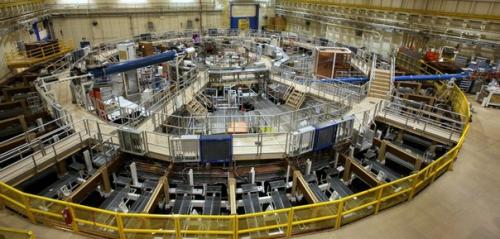 На этой установке достигается мощность, в 80 раз превышающая потребление энергии на всей земле. 02