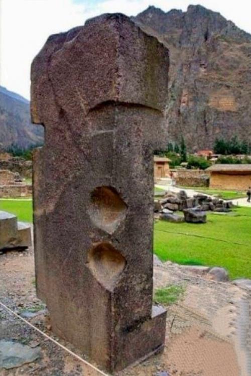 О чем может рассказать одинокий гранитный блок, если на нем нет ни единой надписи или рисунка? 02