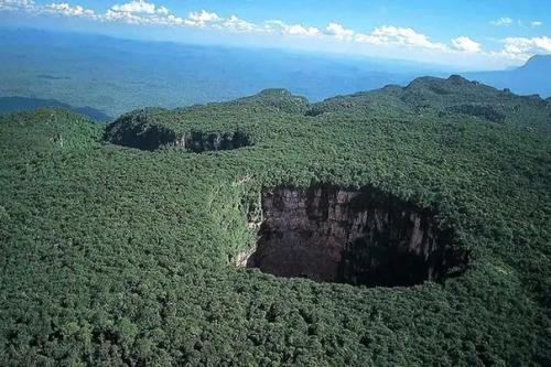 Затерянный мир на вершине столовой горы сарисаринама. 03