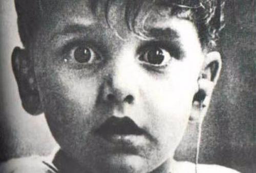 Эта фотография висит во многих кабинетах американских врачей - отоларингологов.  