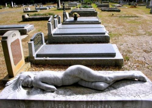 Могила, о которой спорит вся Австралия. 01 Могила, о которой спорит вся Австралия. 01