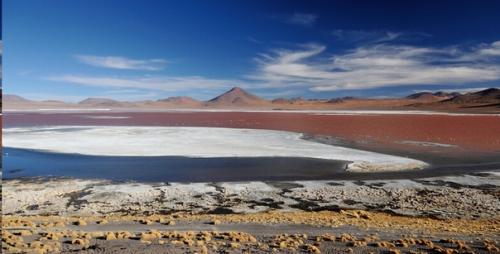 Самые красивые озера мира: фото 7 водоемов необычного цвета. 02