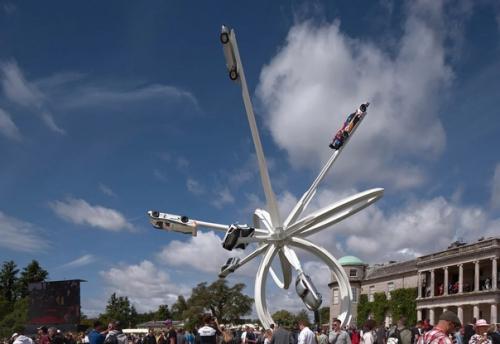 B честь 75-летия Porsche создал фантастическую скульптуру, посвященную его авто. 01