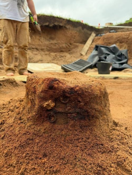 Находка века под смоленском: археологи открыли 1000-летнее погребение знати. 04