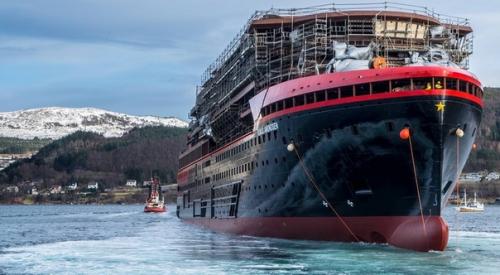 В Арктику отправляется первый круизный лайнер на аккумуляторах. 01