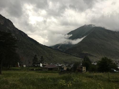 Горные ледники - это не только основные хранилища пресной воды на земле, но и наиболее чуткий индикатор изменений климата. 01