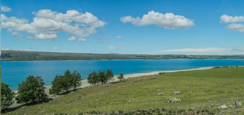 Самые красивые озера мира: фото 7 водоемов необычного цвета. 06