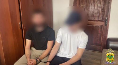 В Краснодаре армяне заехали на дорогих автомобилях на территорию собора Александра невского, чтобы сделать ролик. 01