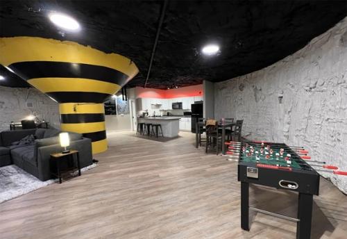 В США один парень превратил старую ракетную шахту в шикарный дом для отдыха. 02