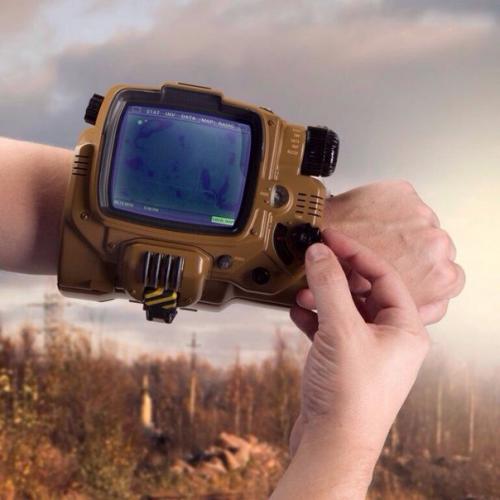 Bethesda снова выпустила наручный компьютер Pip - Boy. Bethesda снова выпустила наручный компьютер Pip - Boy.