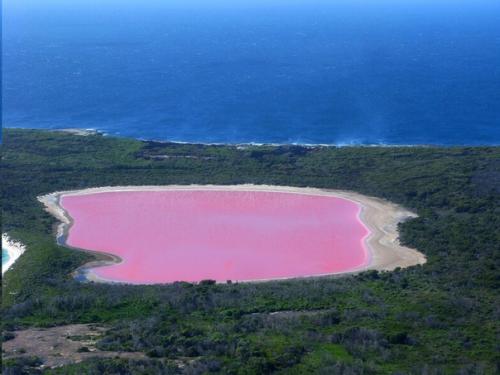 Самые красивые озера мира: фото 7 водоемов необычного цвета. 07