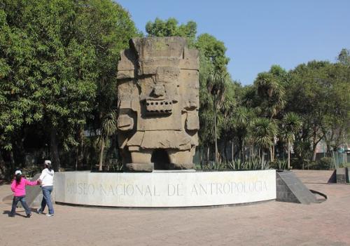 Тлалок. Ezomir.  Тлалок - бог дождя и грома, сельского хозяйства, огня и южной стороны света у ацтеков. 01