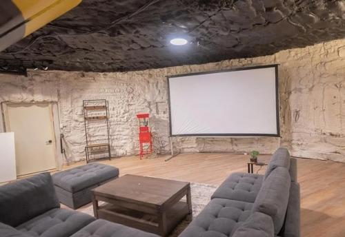 В США один парень превратил старую ракетную шахту в шикарный дом для отдыха. 04