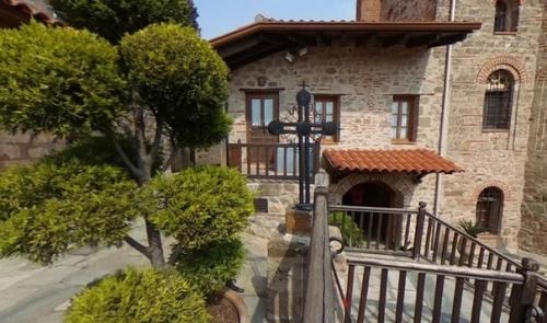 Парящие в Воздухе: древние метеорские монастыри на вершинах неприступных скал. 05