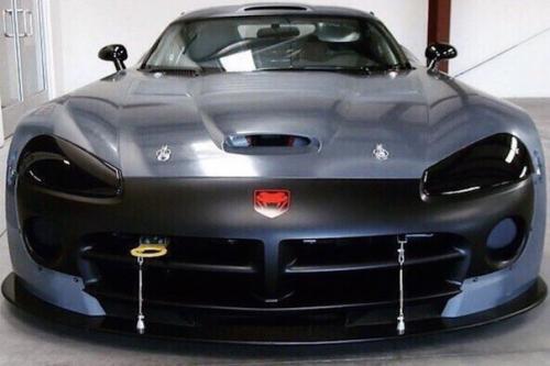 Объём двигателя этого зверя - 8, 8 литра.