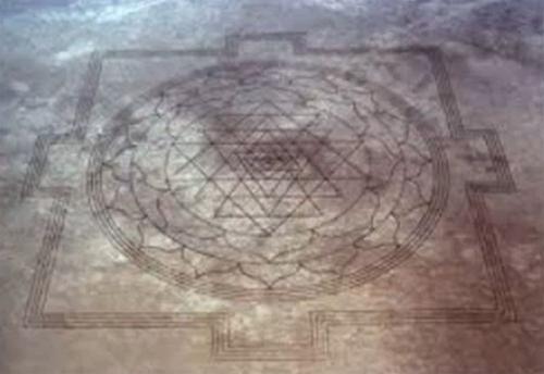 Шри Янтра на поле в Солт - лейк - Орегоне. 02 Шри Янтра на поле в Солт - лейк - Орегоне. 02