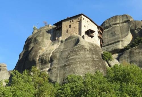Парящие в Воздухе: древние метеорские монастыри на вершинах неприступных скал. 03