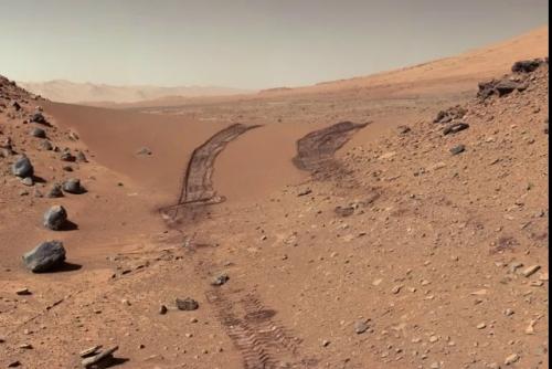 Пока вы читаете это, марсоход Curiosity поднимает очередную порцию красной пыли. 6. 03