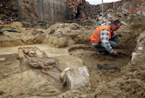 Могилы вампиров - кто в них? 01