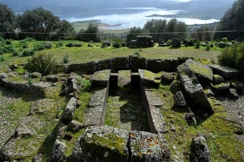 Гробницы гигантов на сардинииостров Сардиния славится своими удивительными сооружениями, которые явно остались от древних працивилизаций. 03 Гробницы гигантов на сардинииостров Сардиния славится своими удивительными сооружениями, которые явно остались от древних працивилизаций. 03